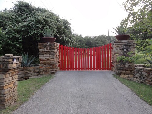 Hudson Bend Casa at Lake Travis Owned by famous chef