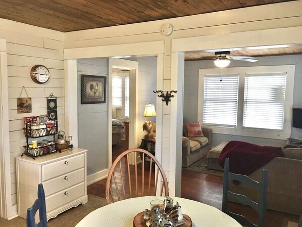 Interior - SweetChick Farmhouse, slight country feel with close city convenience. (Bryan)