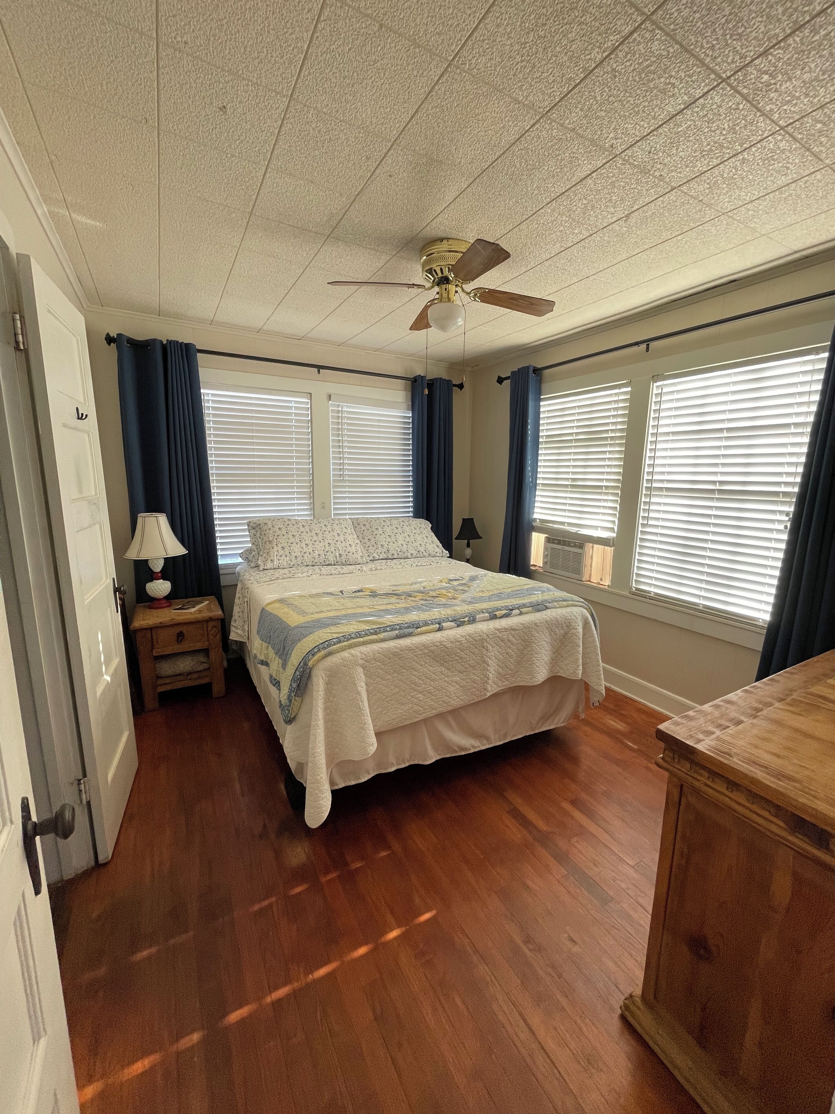 2 間睡房、記憶棉床墊、熨斗/熨衫板、免費 Wi-Fi