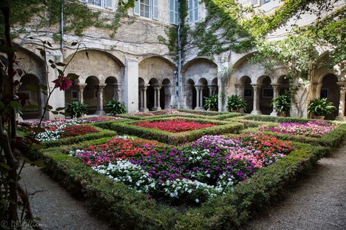 "Casa Dora" - sleeps 4, 2bed 2bath self catering Apartment heart of Provence