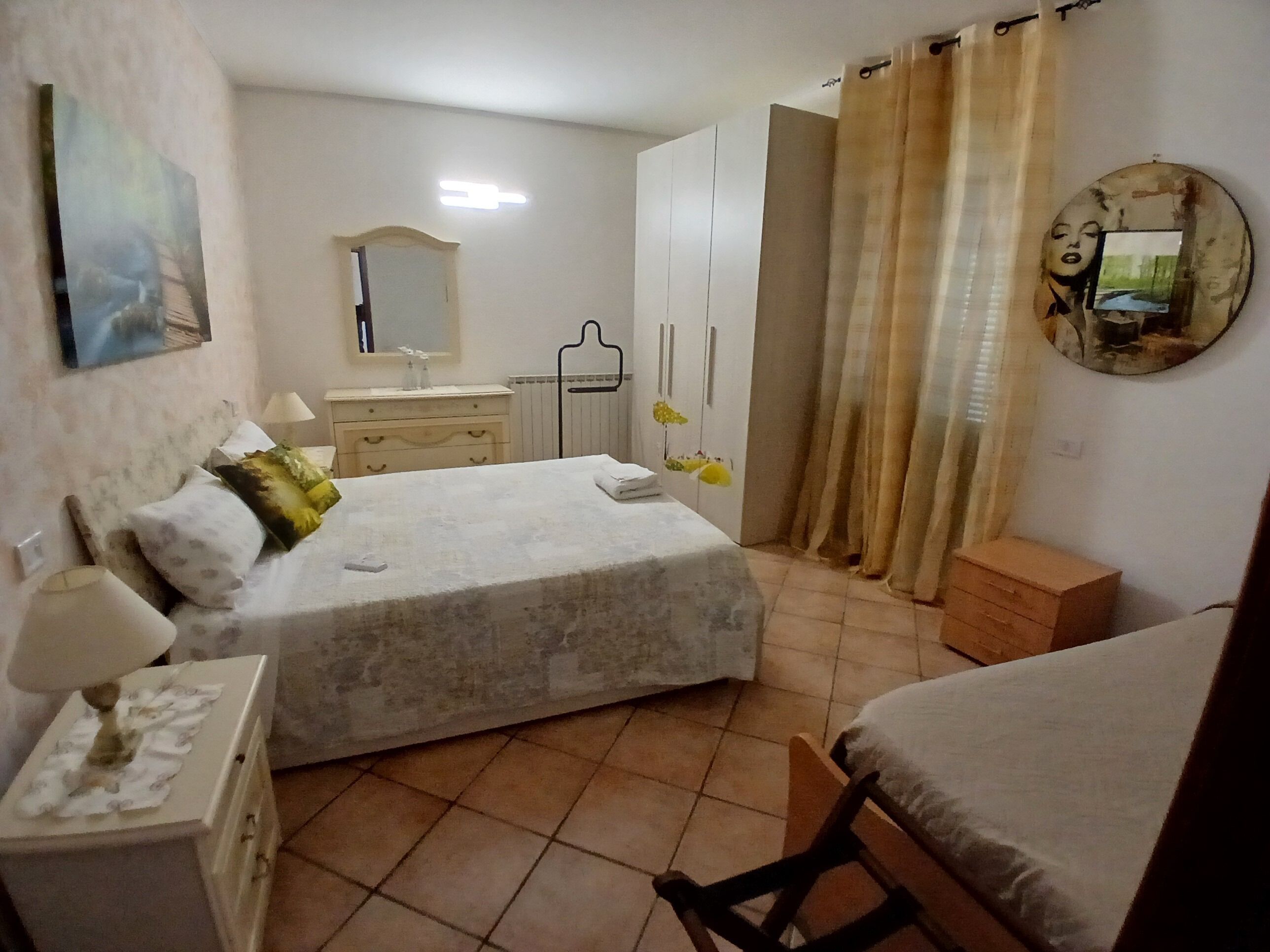 2 camere, ferro/asse da stiro, Wi-Fi gratuito, lenzuola