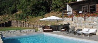 CASCINA RISTRUTTURATA CON PISCINA