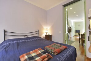 1 bedroom, desk, iron/ironing board, WiFi