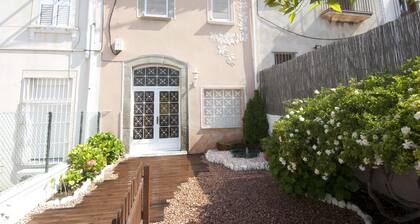 Charming traditional beach house, next to Barcelona!