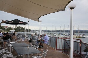 Lunch and dinner served, sea views 