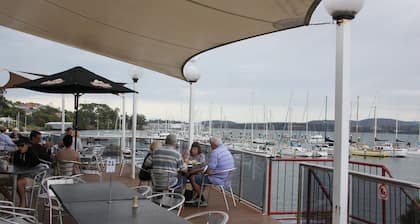 Beauty Point Waterfront Hotel