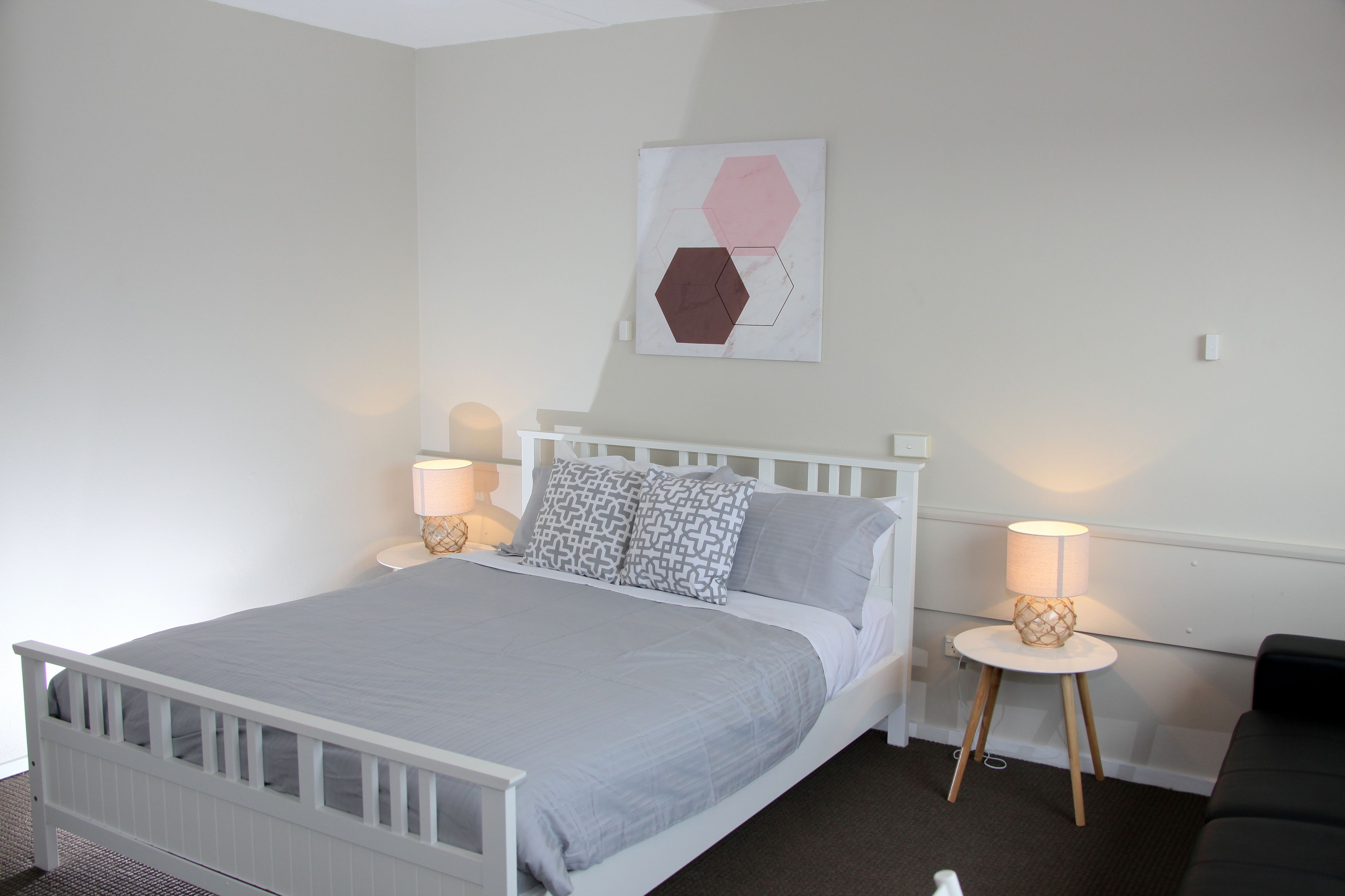 standard studio suite, 1 queen bed, river view | iron/ironing board, free cots/infant beds, free wifi, bed sheets