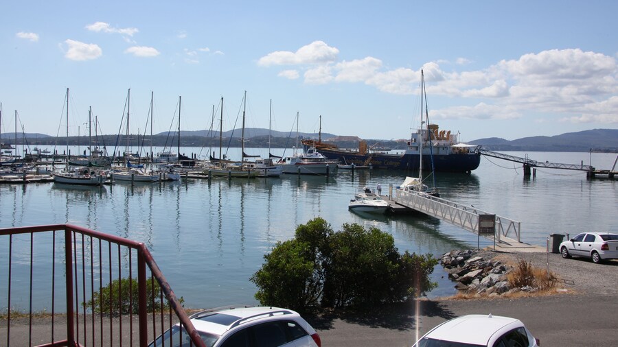 Beauty Point Waterfront Hotel