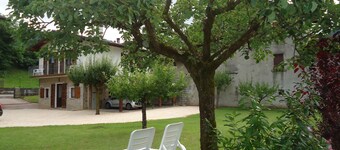 for 3-4 people, only 200m to the lake / beach, with garden, grill