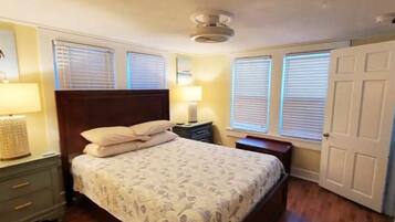 2 Schlafzimmer, Bügeleisen/Bügelbrett, kostenloses WLAN, Bettwäsche