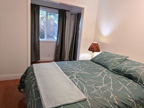 2 habitaciones, caja de seguridad en la habitación y escritorio 