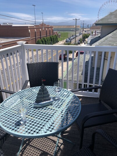 Beach & Boardwalk Block, 4BR, 2.5BA, 2 car garage, Wi-Fi/Cable, Beach Tags