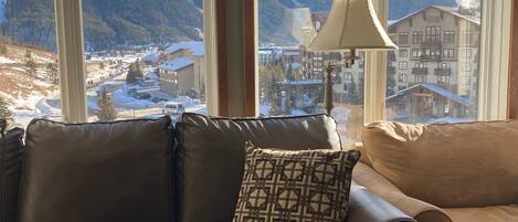 Smart TV, fireplace, video games, stereo