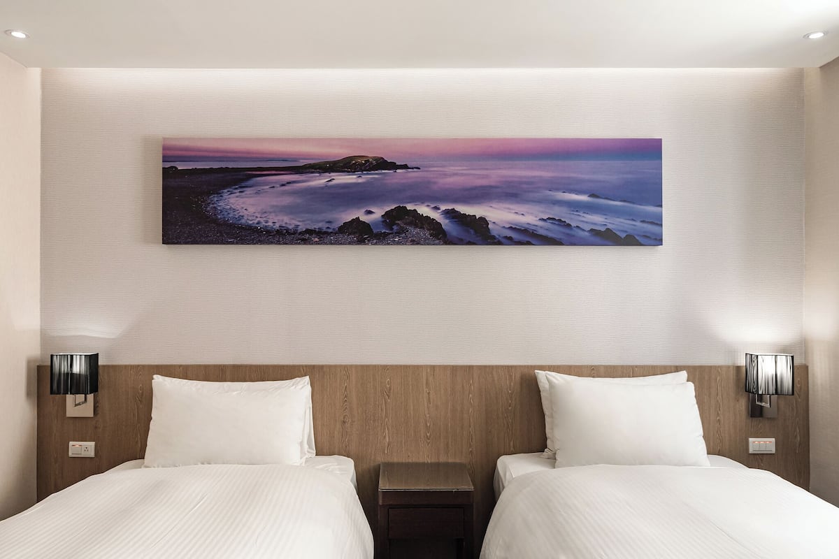 Phòng 2 giường đơn Tiêu chuẩn, 2 giường đơn | Két bảo mật tại phòng, bàn, màn/rèm cản sáng, phòng cách âm 