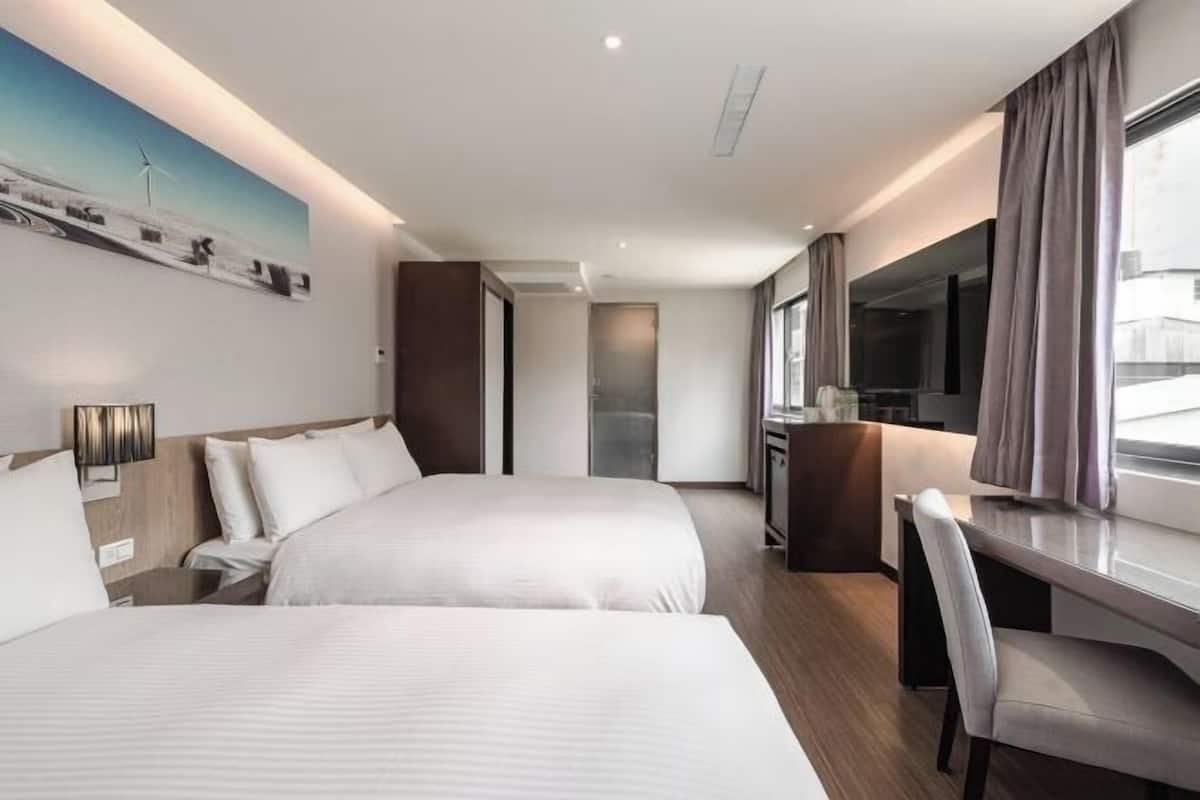 In-room safe, desk, blackout drapes, soundproofing