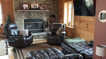 Smart TV, fireplace, DVD player, computer monitors