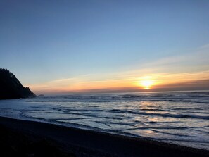 On the beach, beach towels - Oceanfront Beach House in Falcon Cove, Arch Cape, Oregon.  Near Cannon Manzanita (Arch Cape)