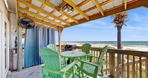 Beachside Joy! Adorable, Cozy, and Beachfront -- Not a Condo!!!