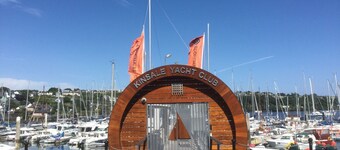 On the Waterfront / free private parking