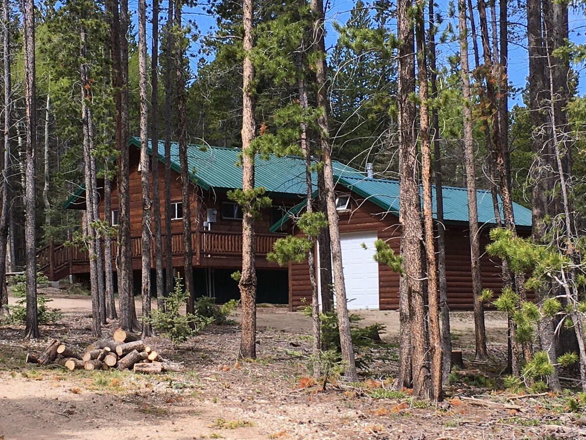Elk Crossings Cabin Rental Reviews, Deals & Photos 2023 Expedia