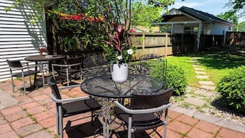 Tempat makan outdoor