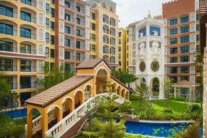 Exterior - Venetien Signature Condo Resort by PSK (Pattaya)