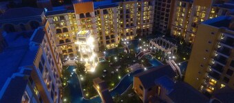 Venetien Signature Condo Resort by PSK