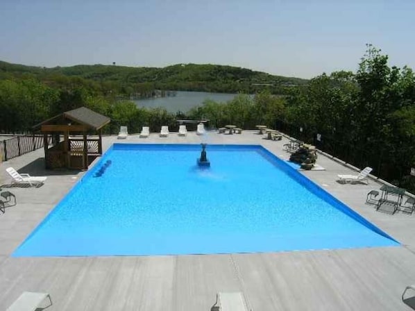Piscine extérieure