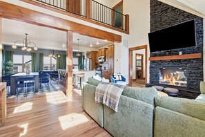 Smart TV, chimenea, videojuegos y futbolito