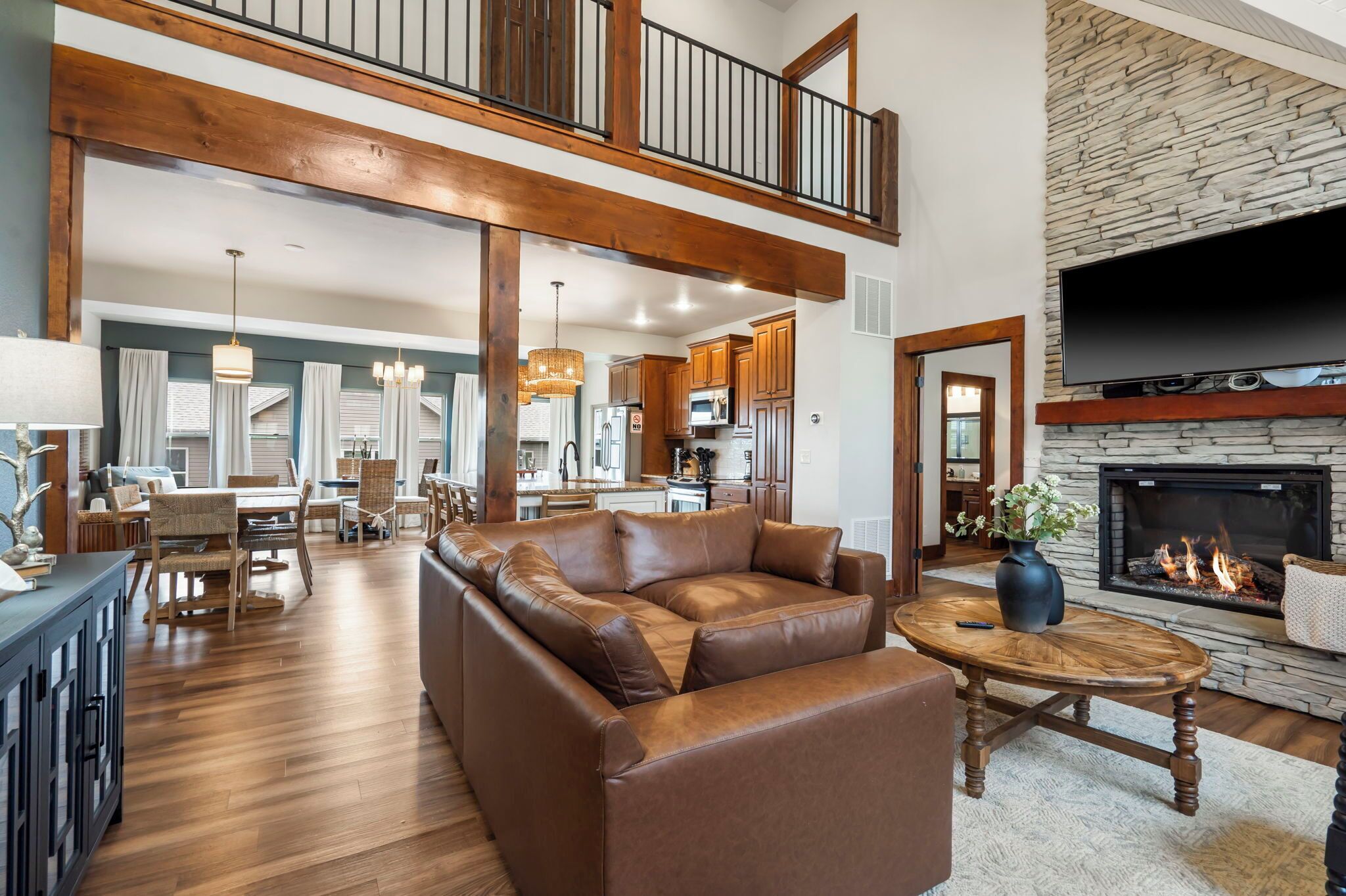 Smart TV, chimenea y videojuegos 