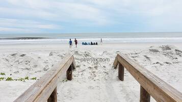 Una playa cerca