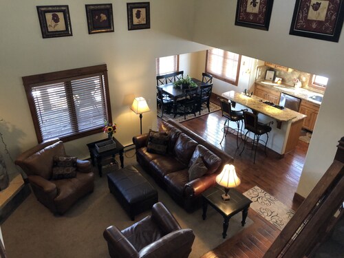 Beautiful Steamboat condo in great location!
