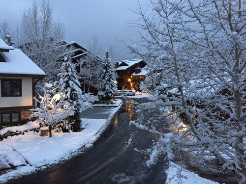 Beautiful Steamboat condo in great location!