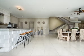 Vila, 3 quartos | Opções para refeição no quarto