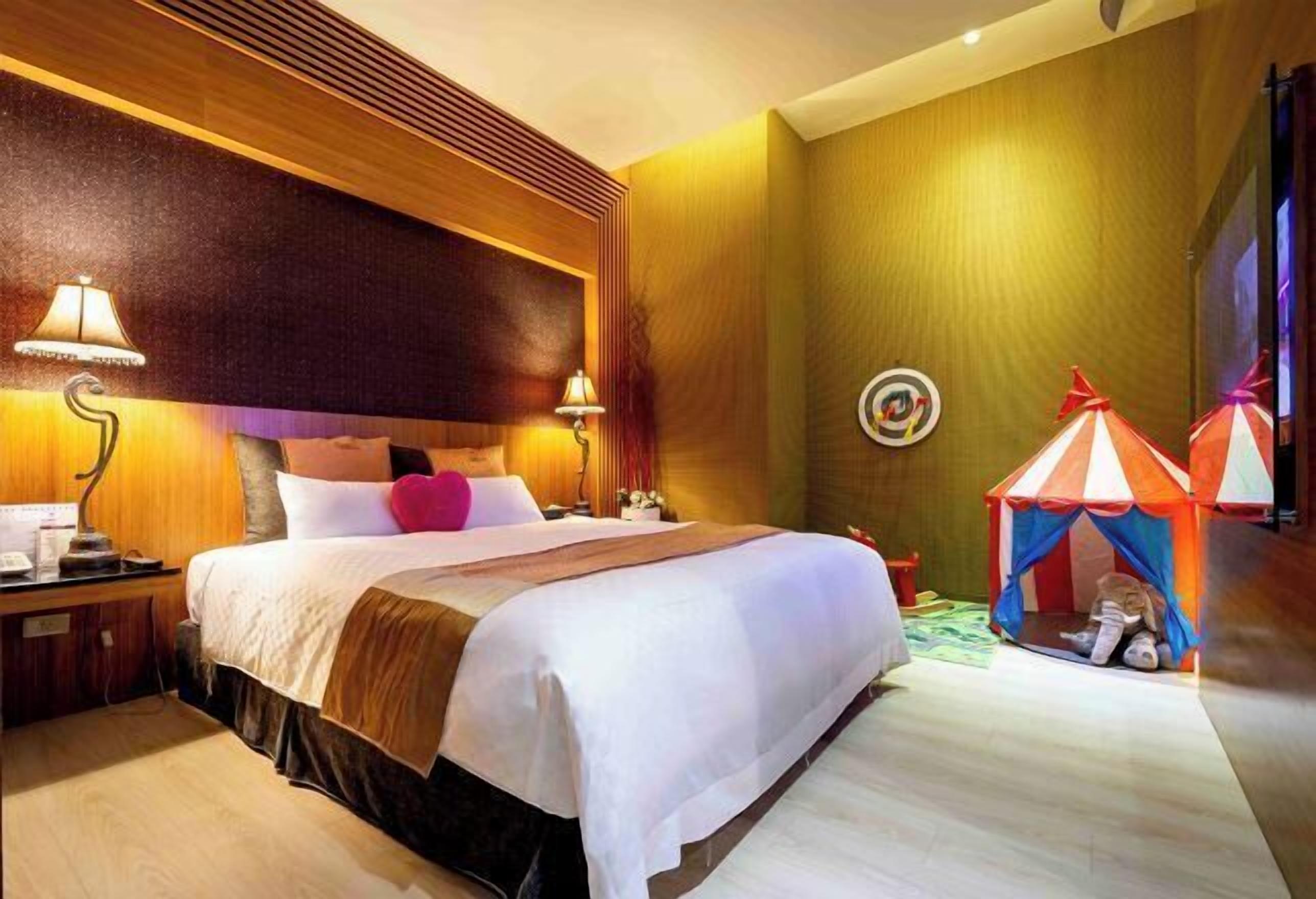 Soundproofing, free WiFi, wheelchair access