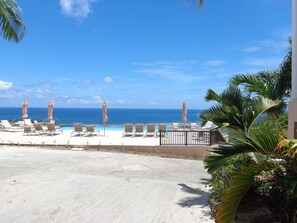 Beach nearby - Fort Shelley Villas (Cades Bay)