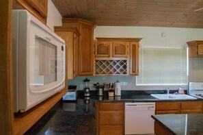 Vila, 2 kamar tidur | Dapur pribadi | Lemari es, microwave, oven, dan kompor
