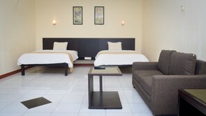 Desk - Uni Beach Hotel (Pangandaran)