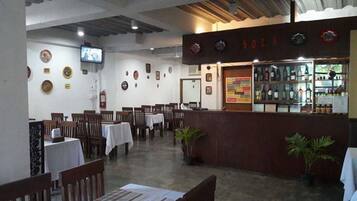 供应早餐、午餐和晚餐,菲律宾菜