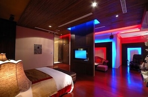 Down duvets, individually decorated, individually furnished - Norway Forest Spa Motel (New Taipei City)
