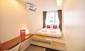 Standard Room | Minibar, desk, laptop workspace, rollaway beds - Case Study Asoke (Bangkok)