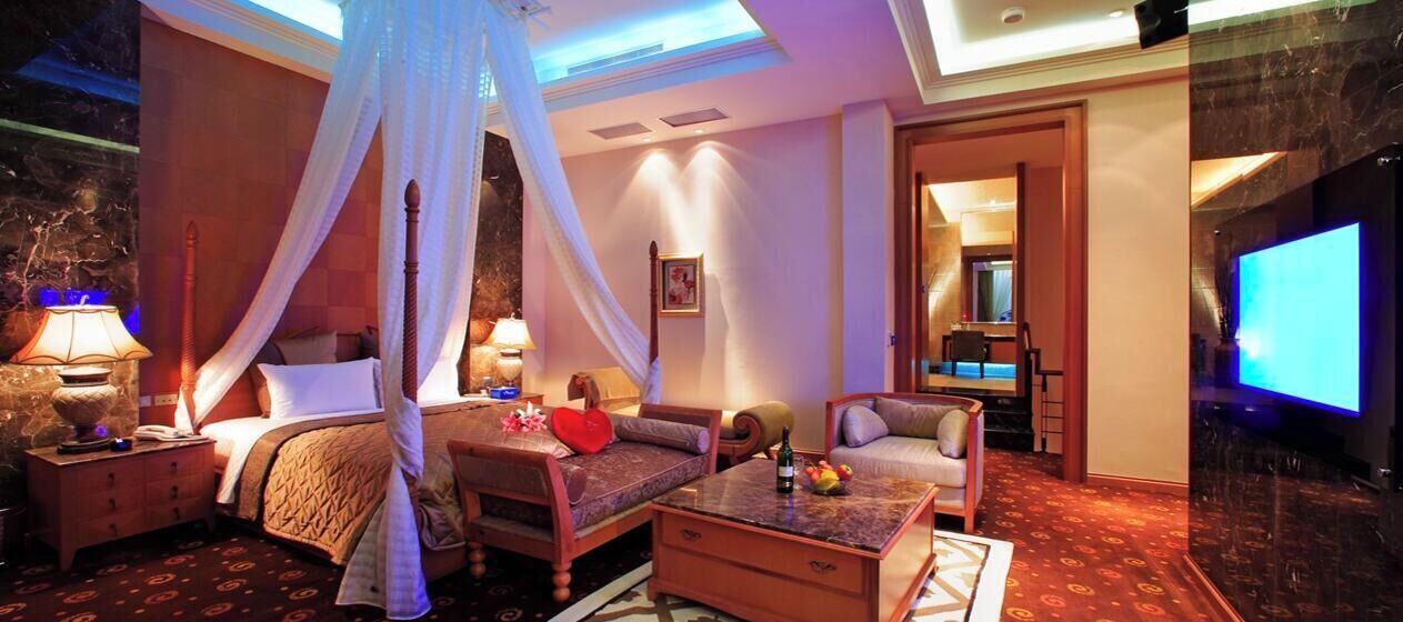 Superior Double Room (No KTV) | Blackout drapes, soundproofing, free cribs/infant beds, free WiFi