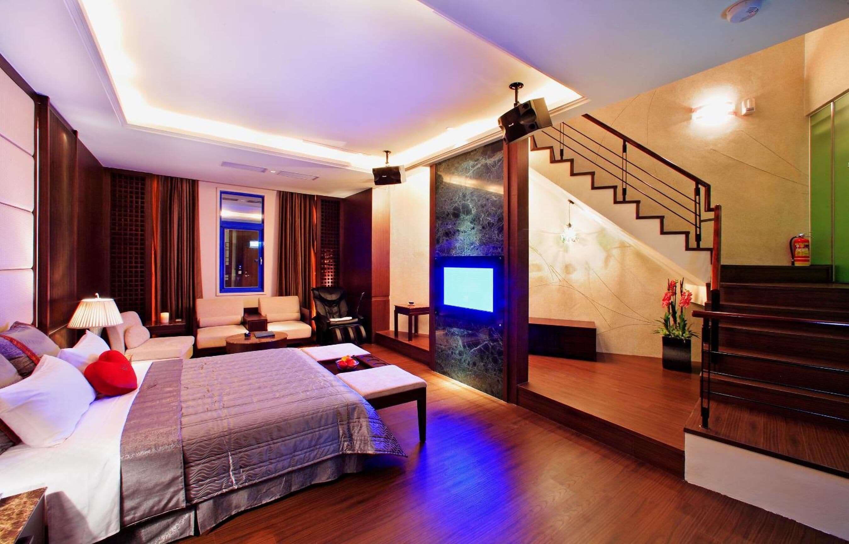 Cortinas blackout, insonorización, cunas gratuitas y wifi gratis 