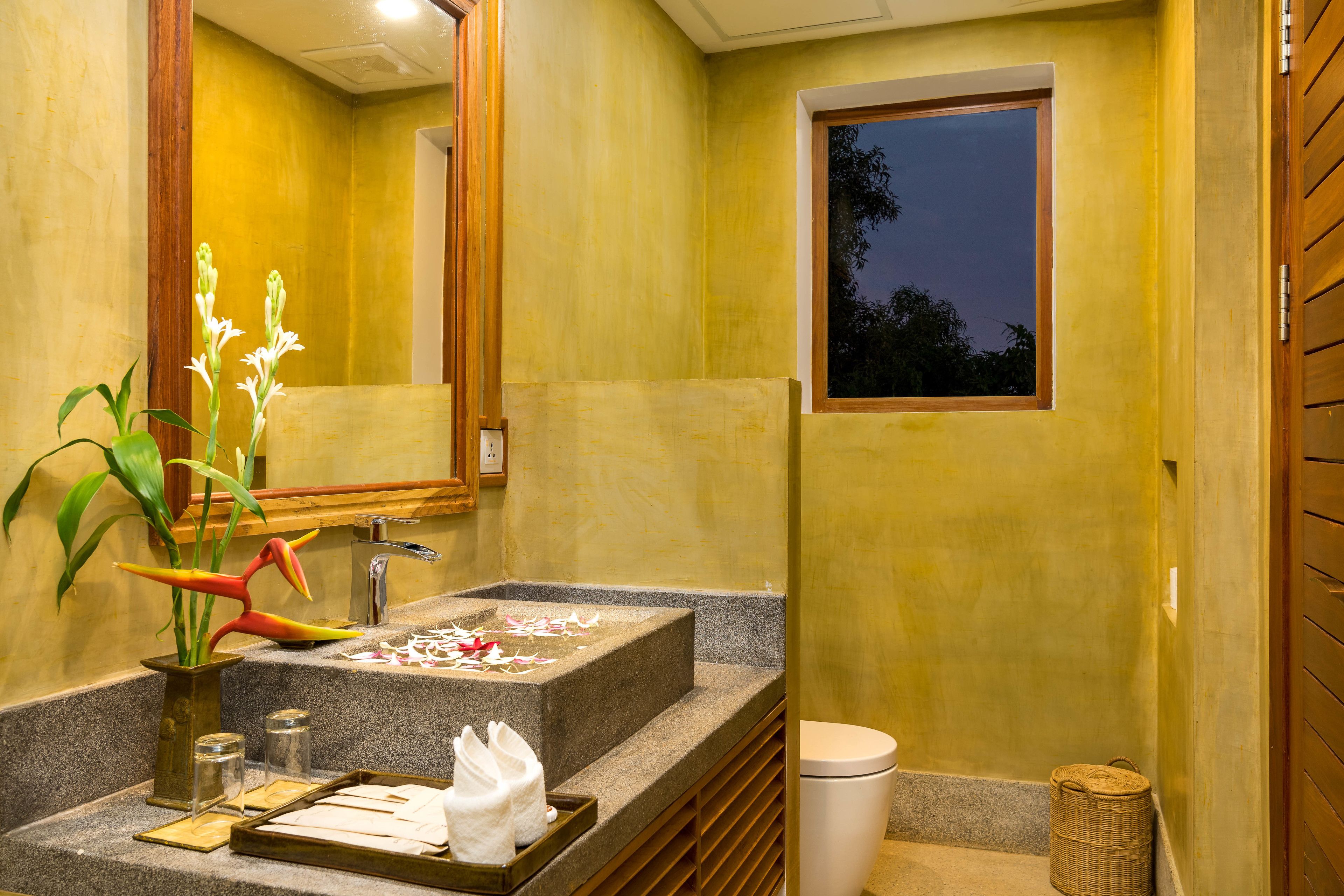 separate bathtub and shower, deep-soaking bathtub, free toiletries