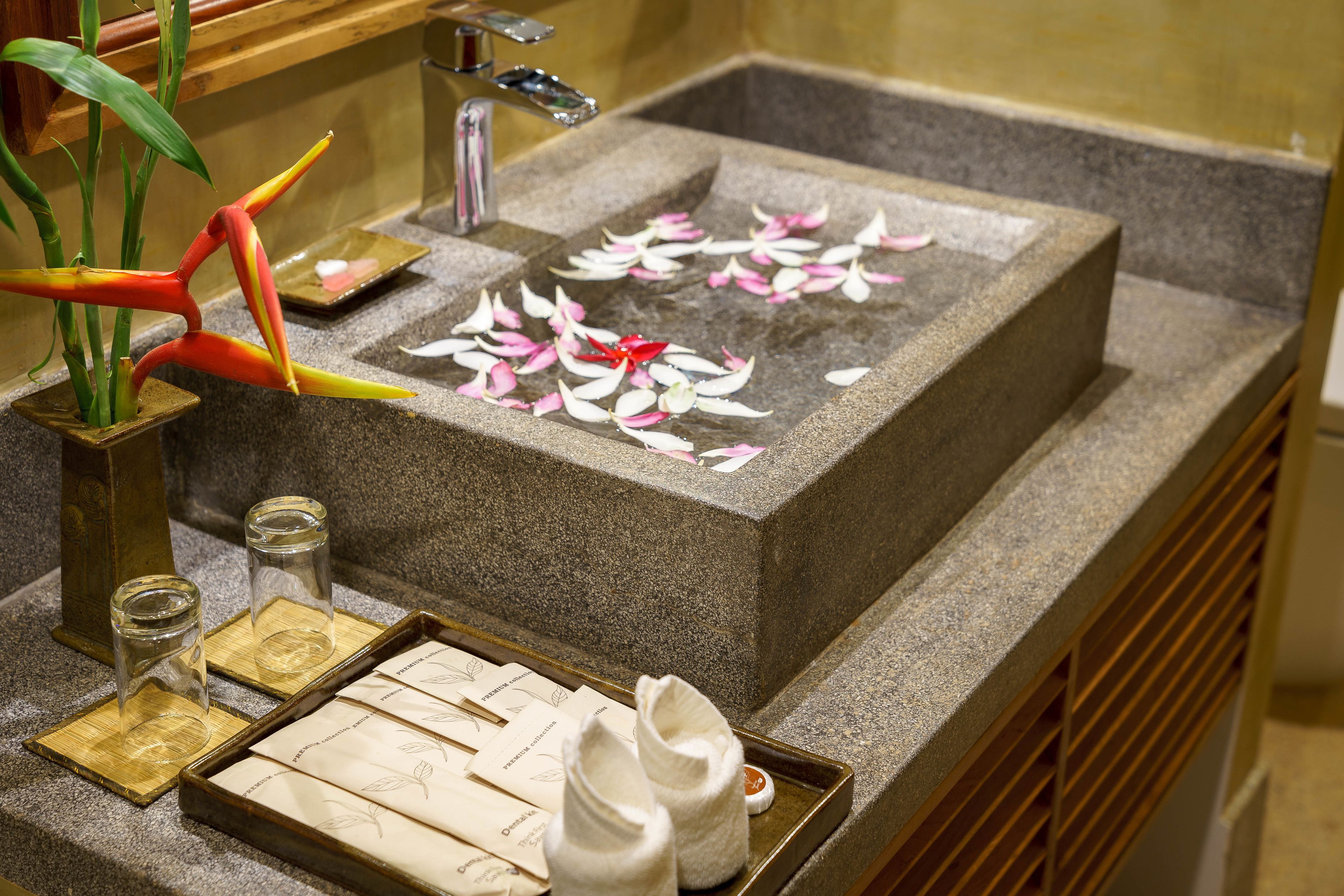 separate bathtub and shower, deep-soaking bathtub, free toiletries