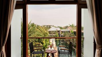 Luxury Triple Room | Terrace/patio