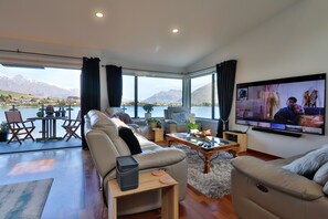 TV, Netflix - Amazing Queenstown Guesthouse (Queenstown)