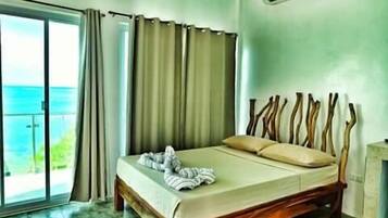 1 bedroom, individually decorated, individually furnished