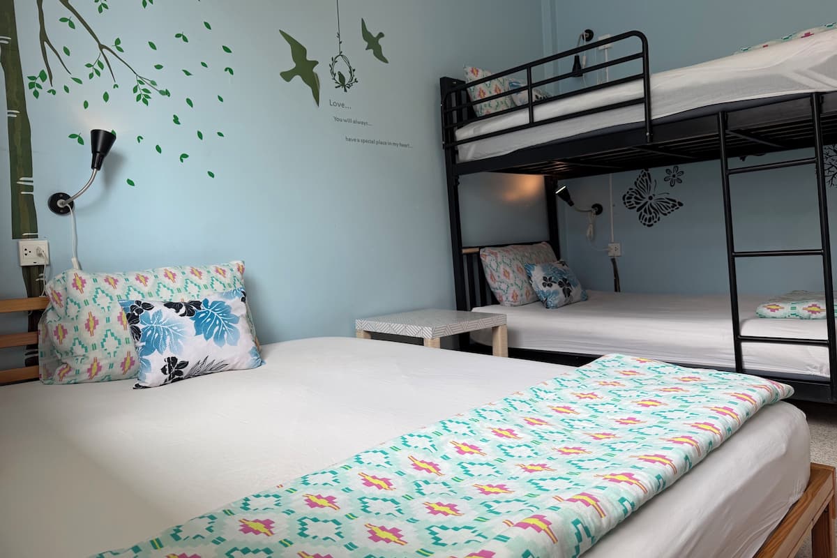 Habitación triple estándar | Wifi gratis y ropa de cama