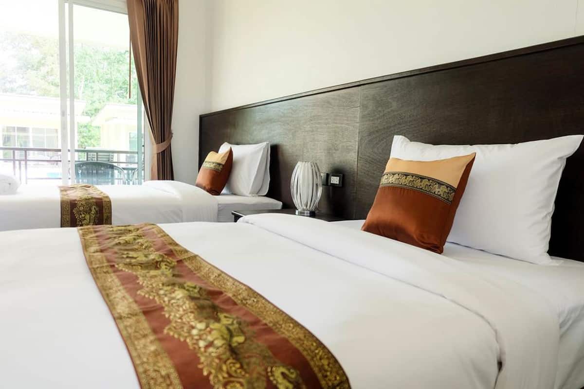 deluxe room | in-room safe, desk, rollaway beds, free wifi